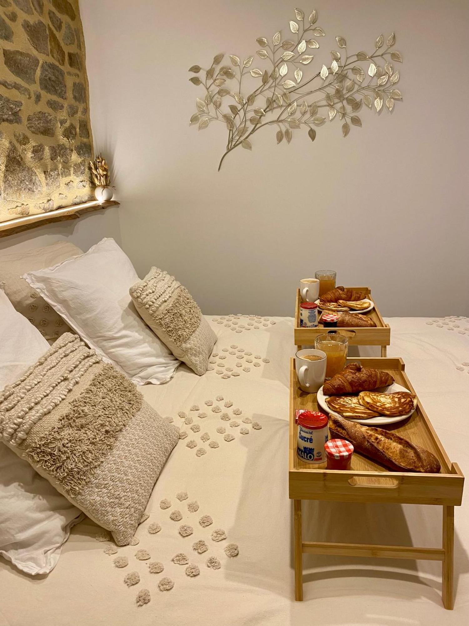 Villa Lily Spa, Chambre D'Hotes Avec Spa Privatif La Vicomte-sur-Rance Luaran gambar