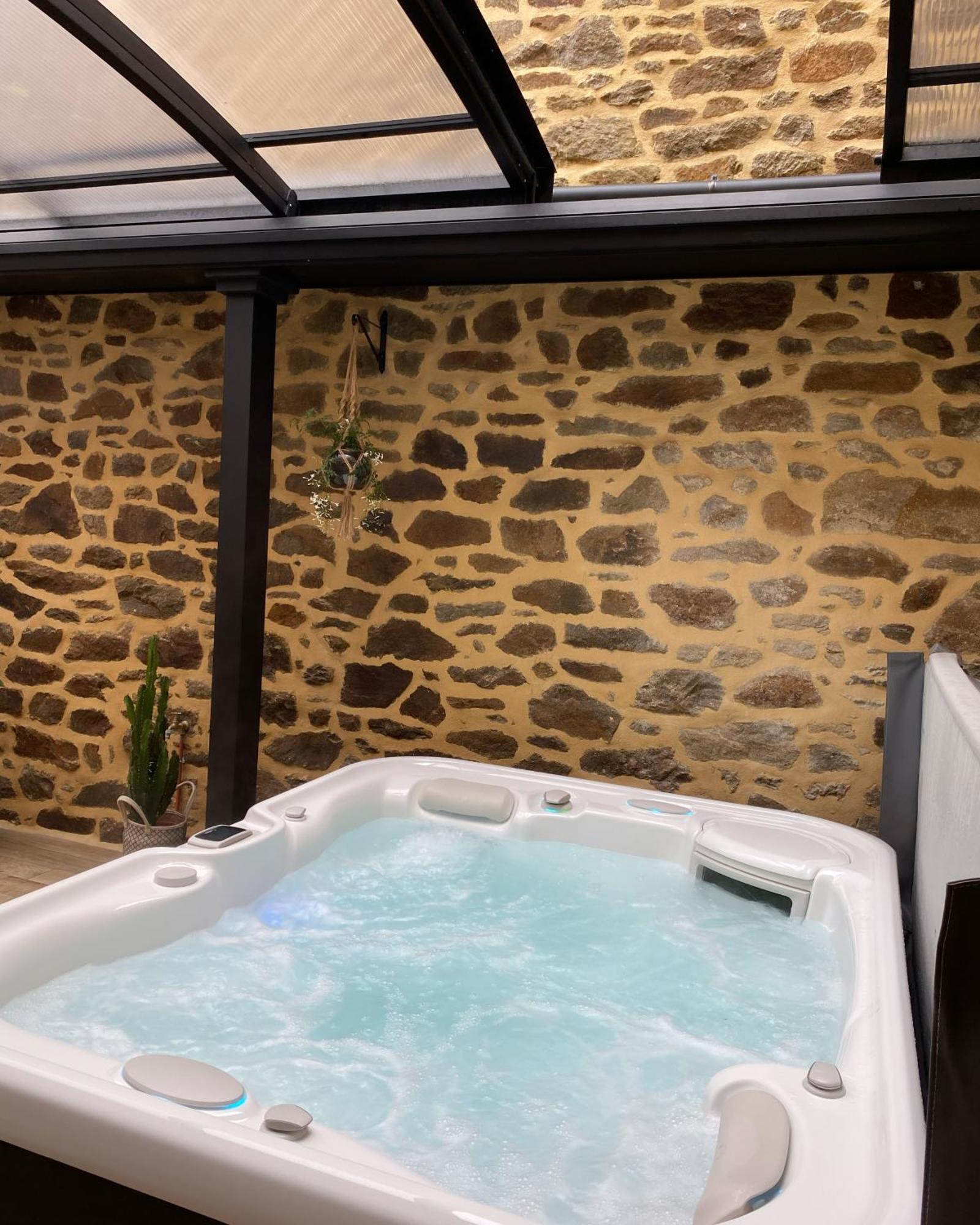Villa Lily Spa, Chambre D'Hotes Avec Spa Privatif La Vicomte-sur-Rance Luaran gambar